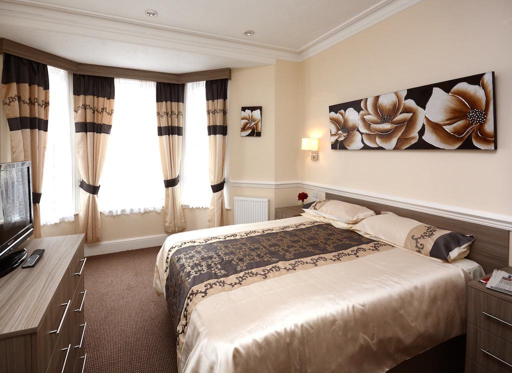 מיינהד Gascony Hotel מראה חיצוני תמונה